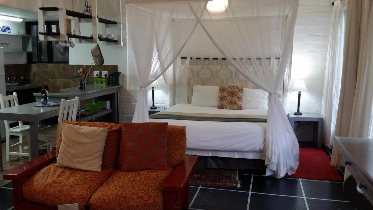 Hornbill House Self Catering Accommodation Hermanus Eksteriør billede